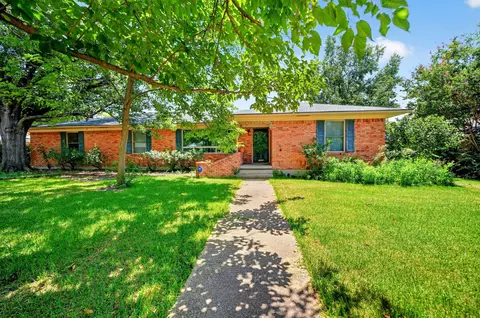 1606 Comanche Trl, Garland, TX 75043