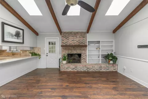 Living - 1312 Mark Dr, Minden, LA 71055 photo 4 of 5