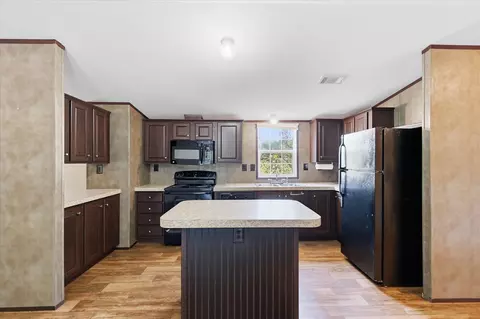 Kitchen - 8775 E Fm 273, Ivanhoe, TX 75447 photo 1 of 3