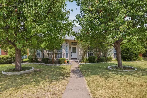 1517 Palisades Dr, Carrollton, TX 75007