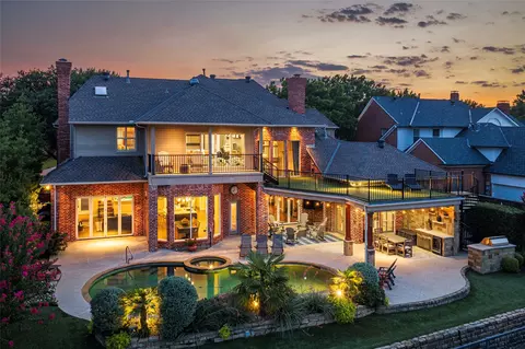 2808 Amesbury Dr, Plano, TX 75093