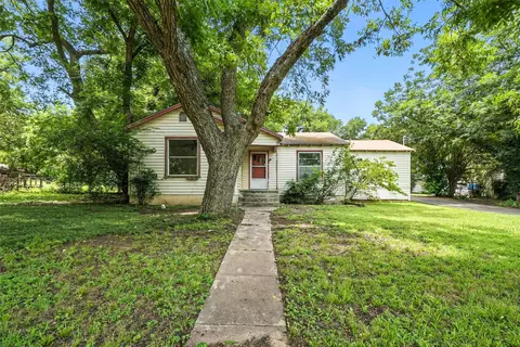 414 S Broadway St, Bells, TX 75414