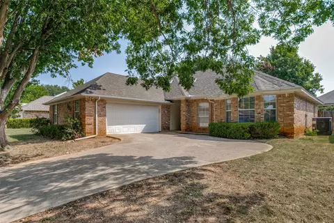 7917 Clear Brook Cir, Fort Worth, TX 76123