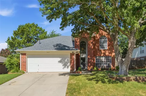 747 Cedar Leaf Cir, Lake Dallas, TX 75065