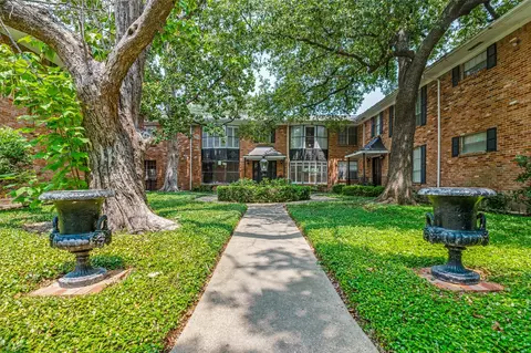 6345 Bandera Ave #C, Dallas, TX 75225