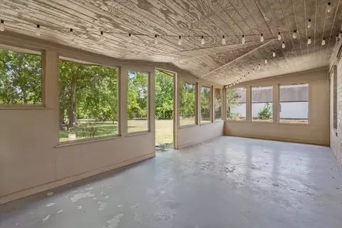 Exterior - 901 S Old Temple Rd, Lorena, TX 76655 photo 5 of 10