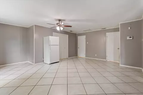 Living - 901 S Old Temple Rd, Lorena, TX 76655 photo 5 of 6