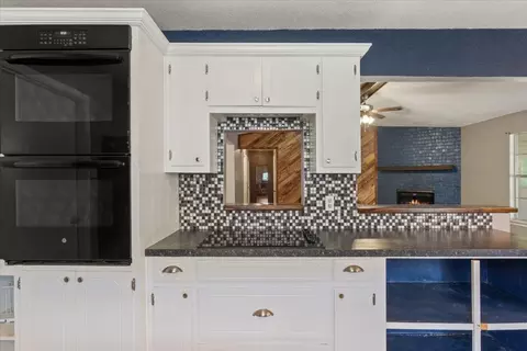 Kitchen - 901 S Old Temple Rd, Lorena, TX 76655 photo 2 of 4