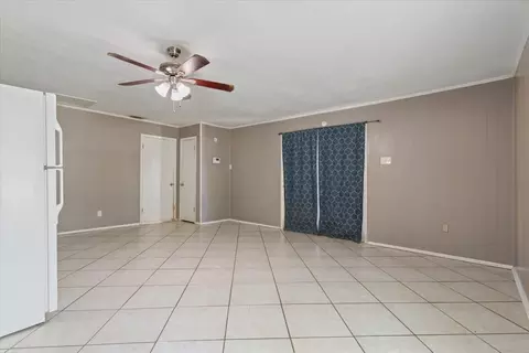 Living - 901 S Old Temple Rd, Lorena, TX 76655 photo 6 of 6
