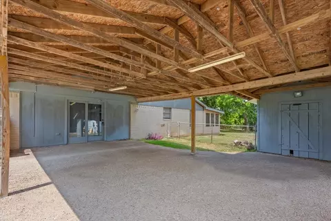 Exterior - 901 S Old Temple Rd, Lorena, TX 76655 photo 9 of 10