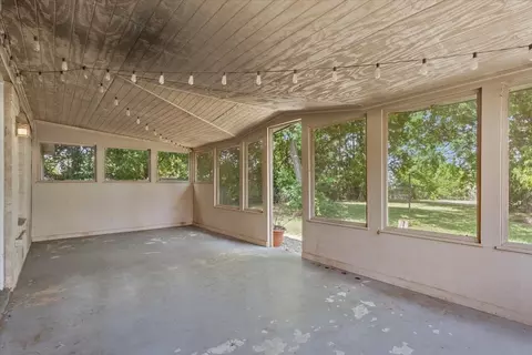 Exterior - 901 S Old Temple Rd, Lorena, TX 76655 photo 6 of 10