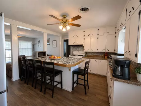 Kitchen - 925 N 6th St, Haskell, TX 79521 photo 2 of 2