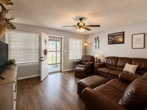Living - 925 N 6th St, Haskell, TX 79521 photo 1 of 1