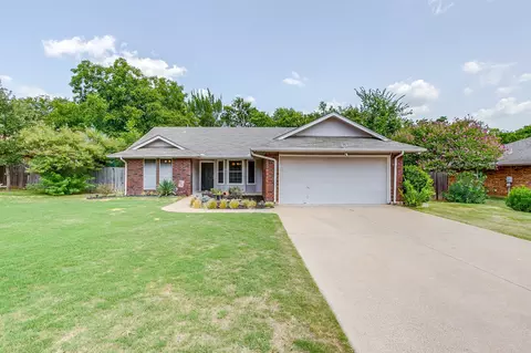 111 Bentley Dr, Joshua, TX 76058