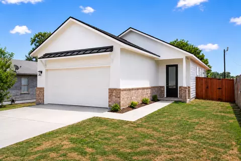 204 3rd St, Hillsboro, TX 76645