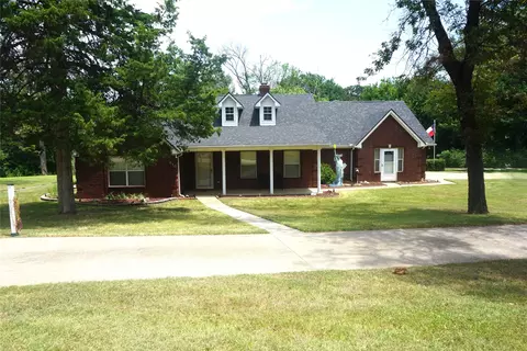610 S Lillis Ln, Denison, TX 75020
