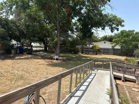 Exterior - 2233 Park Lake Dr, Waco, TX 76708 photo 10 of 11