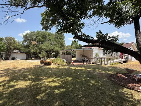 Exterior - 2233 Park Lake Dr, Waco, TX 76708 photo 9 of 11