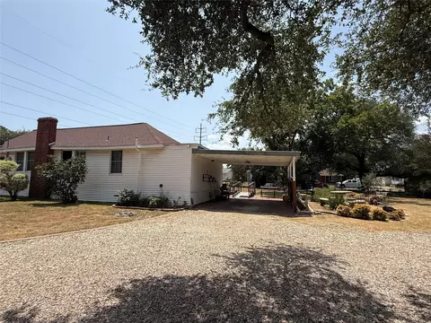 Exterior - 2233 Park Lake Dr, Waco, TX 76708 photo 8 of 11