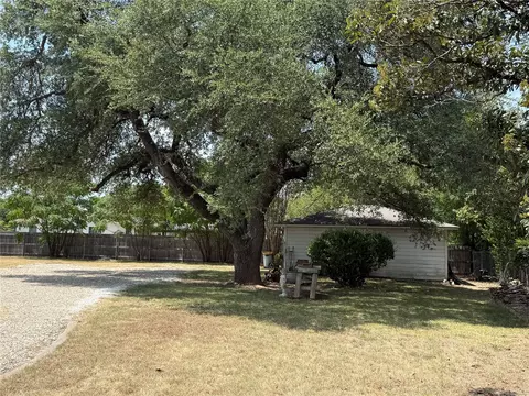 Exterior - 2233 Park Lake Dr, Waco, TX 76708 photo 4 of 11