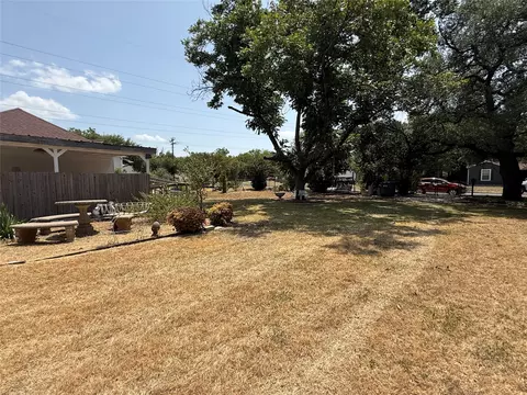 Exterior - 2233 Park Lake Dr, Waco, TX 76708 photo 7 of 11
