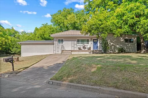 108 Clinton Dr, Weatherford, TX 76086
