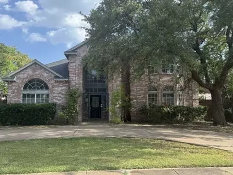 1108 Kensington Dr, Desoto, TX 75115