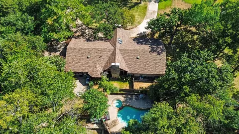 135 Creekside Dr, Double Oak, TX 75077