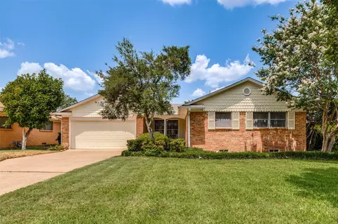827 Oak Forest Dr, Dallas, TX 75232