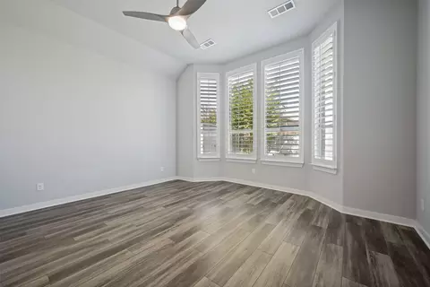 Living - 817 Nuthatch Ct, Argyle, TX 76226 photo 5 of 5