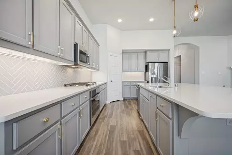 Kitchen - 817 Nuthatch Ct, Argyle, TX 76226 photo 3 of 4