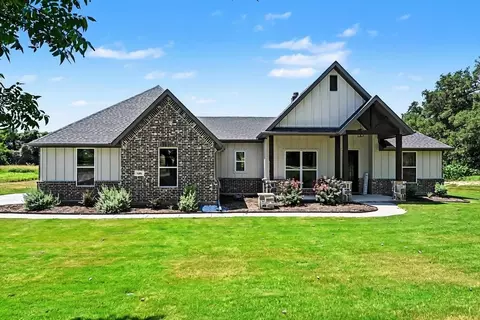 606 Central Rd, Weatherford, TX 76088