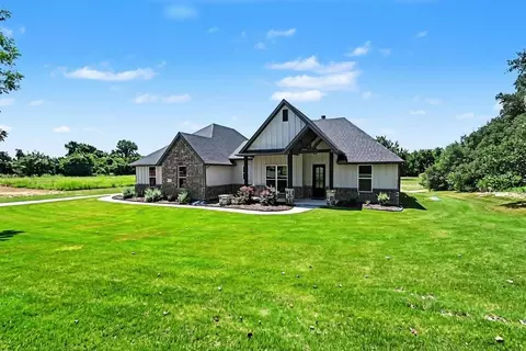 606 Central Rd, Weatherford, TX 76088
