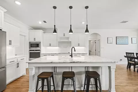 606 Central Rd, Weatherford, TX 76088