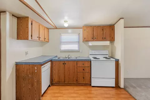 Kitchen - 18297 Pine Dr, Eustace, TX 75124 photo 2 of 3