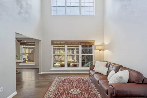 12823 Burninglog Ln, Dallas, TX 75243