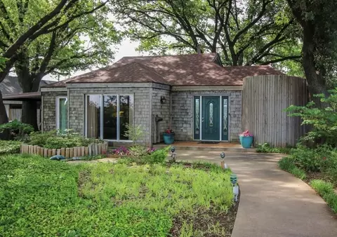 6237 Calmont Ave, Fort Worth, TX 76116