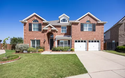 8520 Pinewood Dr, Fort Worth, TX 76123