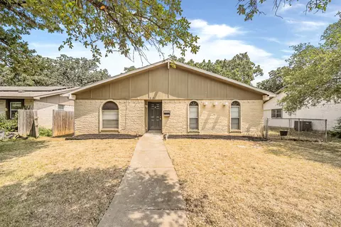 1201 Kingston Dr, Lewisville, TX 75067