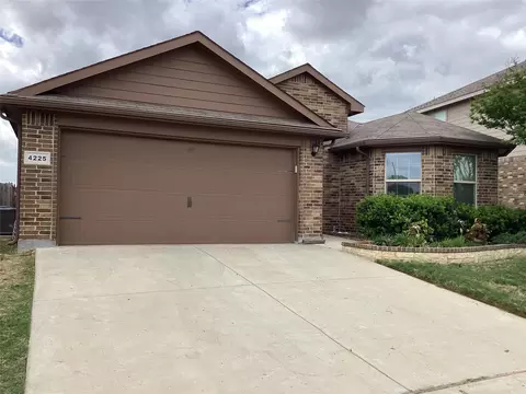 4225 Tollcross Ln, Fort Worth, TX 76123