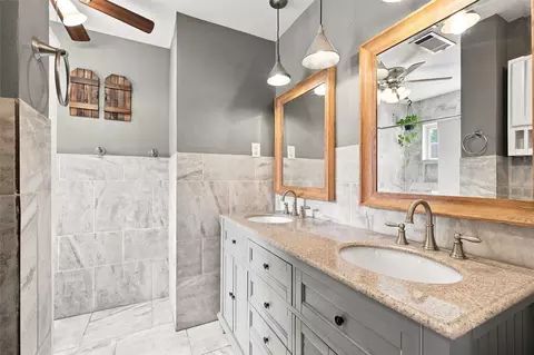 Bath - 3116 Summer Ave, Waco, TX 76708 photo 1 of 2