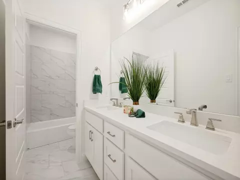 Bath - 2722 Burnely Ct, Celina, TX 75009 photo 5 of 6