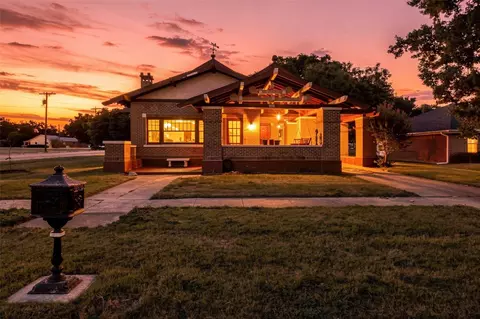701 Pecan St, Honey Grove, TX 75446