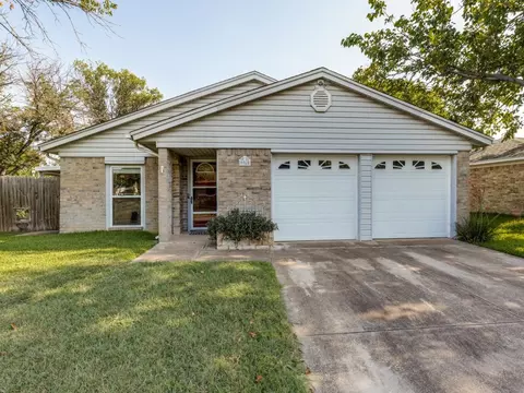 9960 Runnymeade Pl, Fort Worth, TX 76108