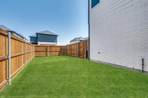 Exterior - 809 Isabel St, Celina, TX 75009 photo 5 of 6