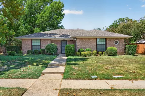 2146 Robin Rd, Lewisville, TX 75077