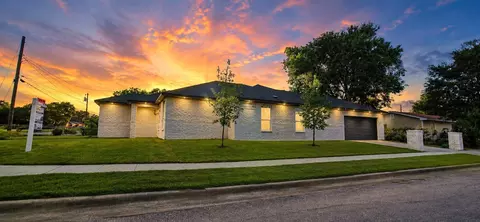 5147 Chapman St, Fort Worth, TX 76105