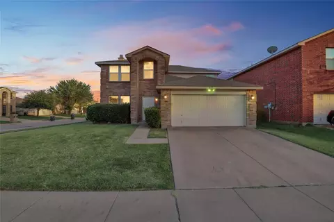 3825 Irish Setter Dr, Fort Worth, TX 76123