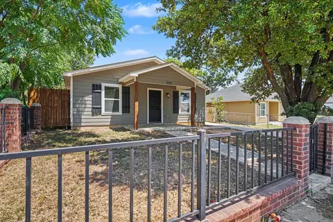 1255 E Davis Ave, Fort Worth, TX 76104