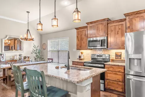 409 Mesa Dr, Lone Oak, TX 75453
